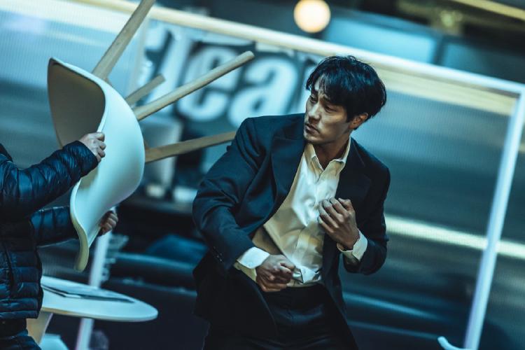 광장 넷플릭스 등장인물
