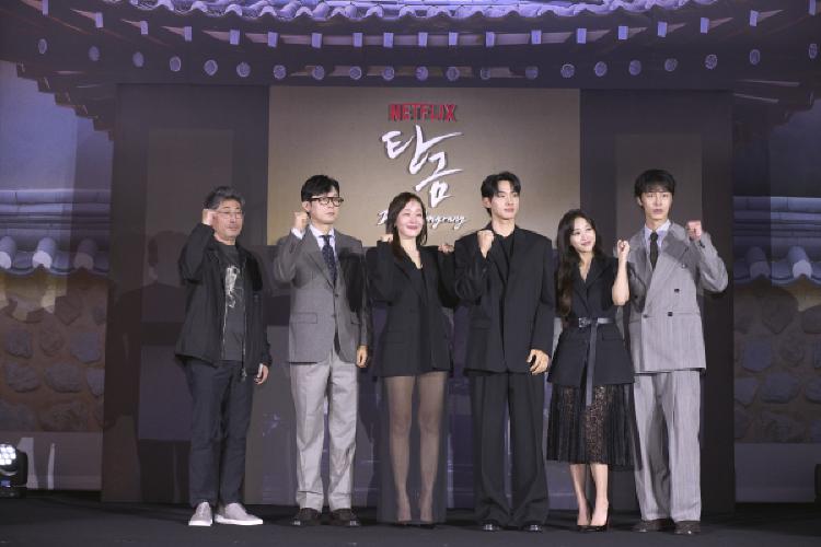 넷플릭스 탄금 출연진, 이재욱·조보아 케미에 시청자들 심쿵! 반전 전개까지?