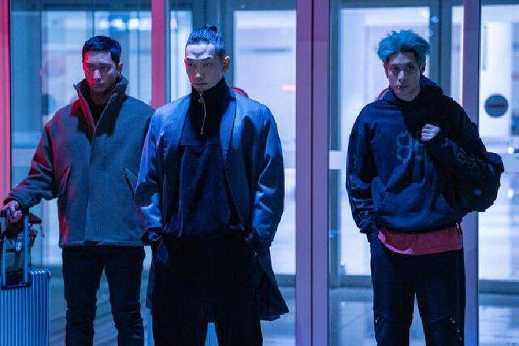 비, 이시언·황찬성과 빌런 결성