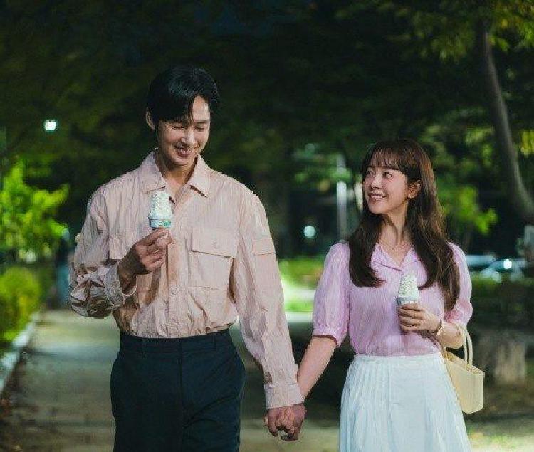 한지민 박성훈, 어른 연애 시작