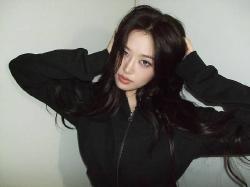 아이브 안유진 파격 바디수트, 한 줌 허리 실화냐?