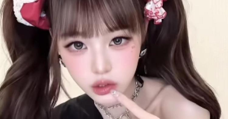 장원영 지뢰계 패션, 만화 인형 튀어나온 비주얼 뭐야?