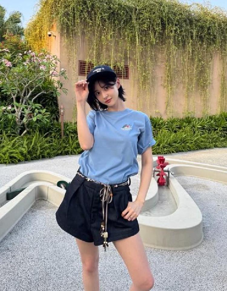 권나라, 170cm 단발 여름 코디