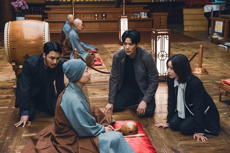 영화 중간계 결말, 주인공이 왜 돌아가지 못했을까
